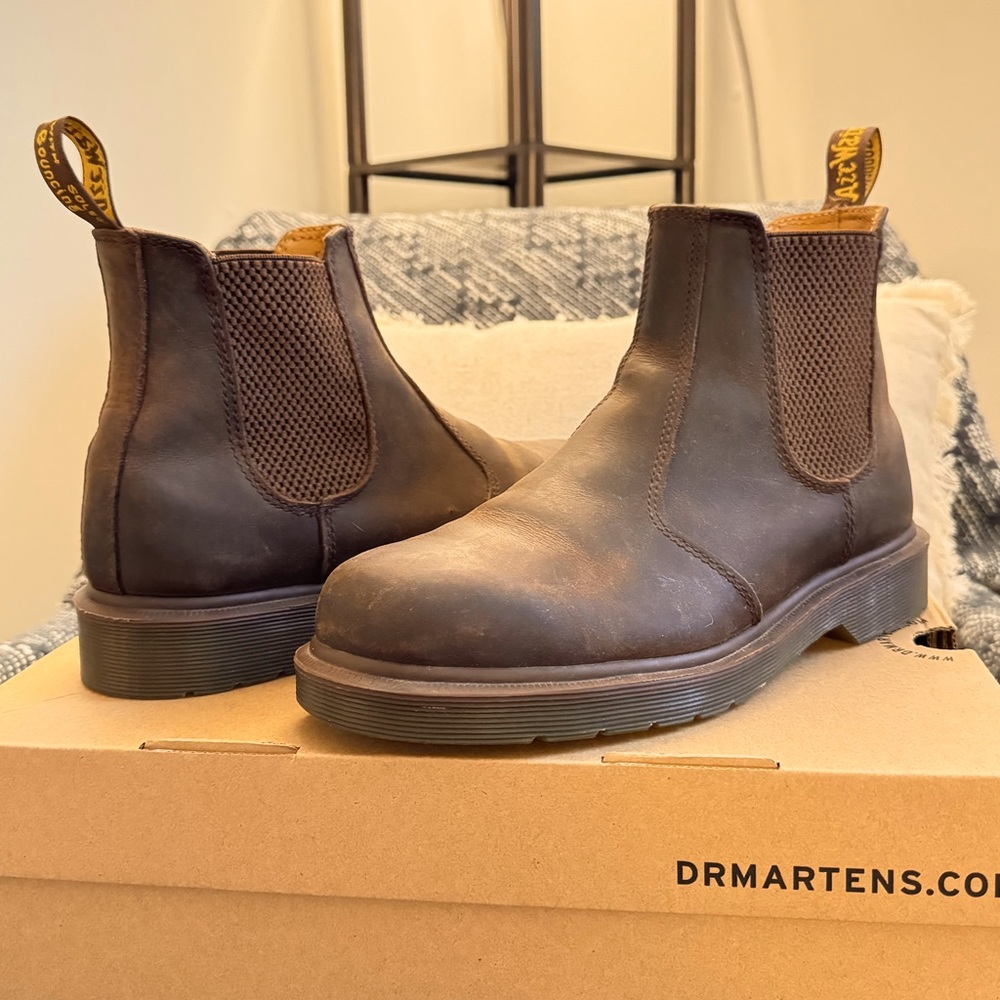 Dr. Marten 2976 Crazy Horse Chelsea Boots
